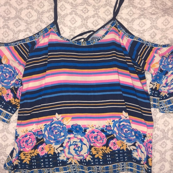 Off the shoulder shirt - Picture 5 of 5